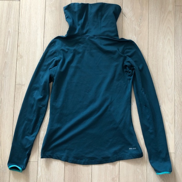 Nike Pro Dri-Fit Running Long Sleeve Top with Thumb Holes in EmeraldGreen Size M - Picture 3 of 12